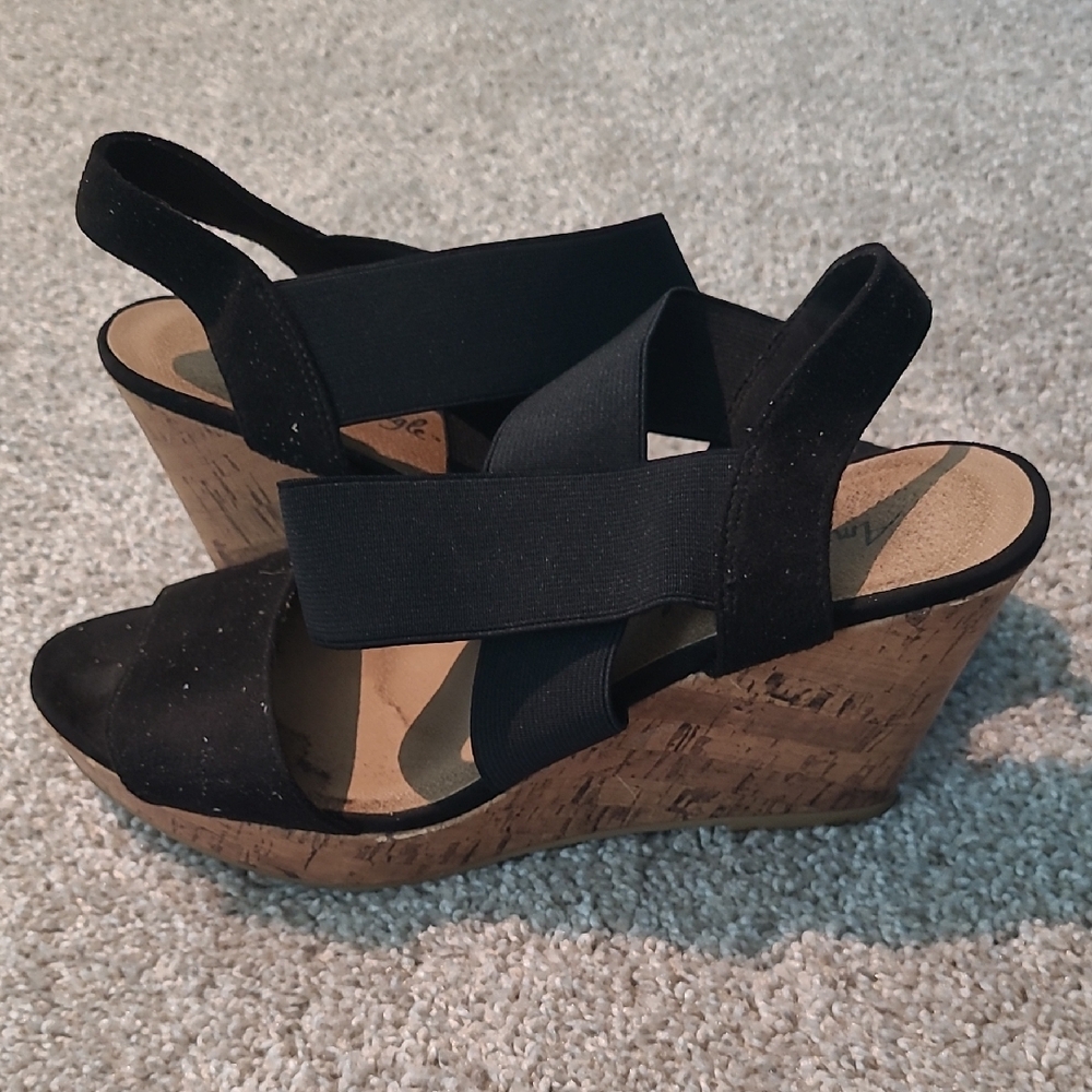 Women's Black Wedge Sandals